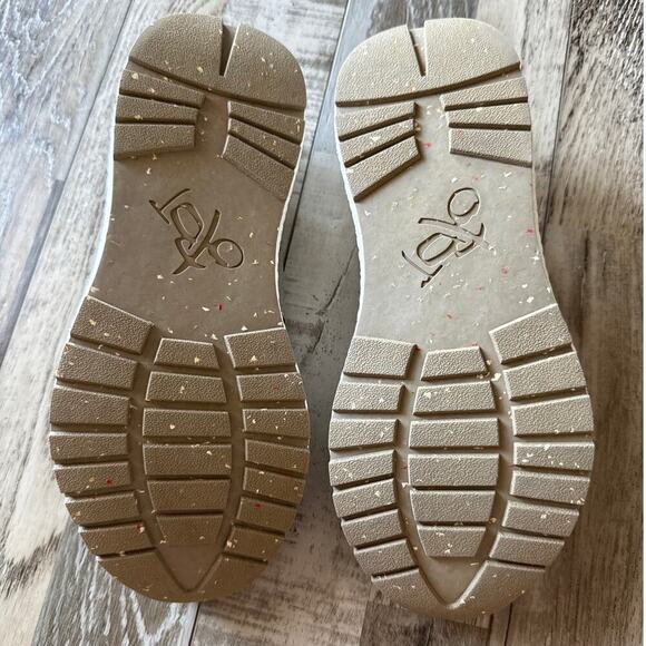 OTBT Womens Alstead Comfort Sneaker 6 Perforated Lug Rubber Outsole Gray Beige - Picture 7 of 8